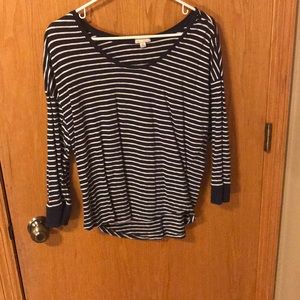 gap navy blue and white striped 3/4 sleeve tshirt